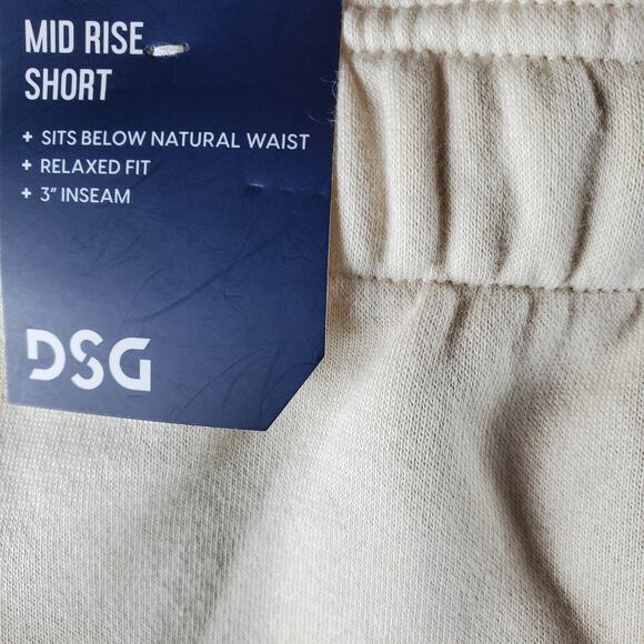 DSG Women 2XL Mid Rise Relaxed Fit Oversized Fleece Shorts Beige Pockets New - Picture 3 of 6